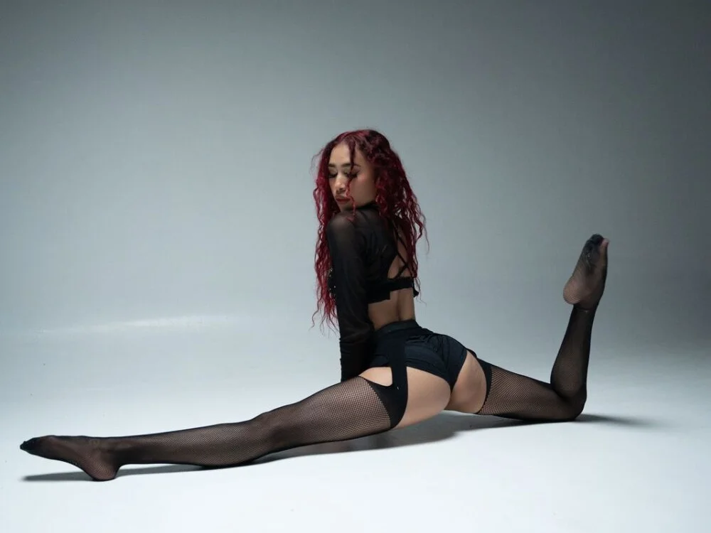 LiaHansson 離線 XXX 聊天