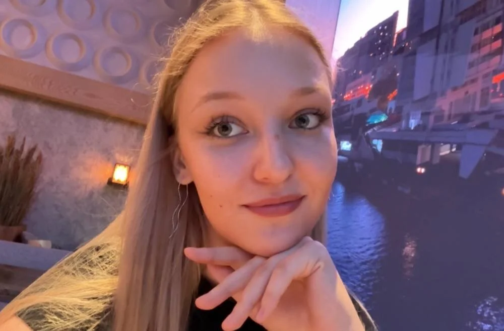 DonnaNewman offline chatrum