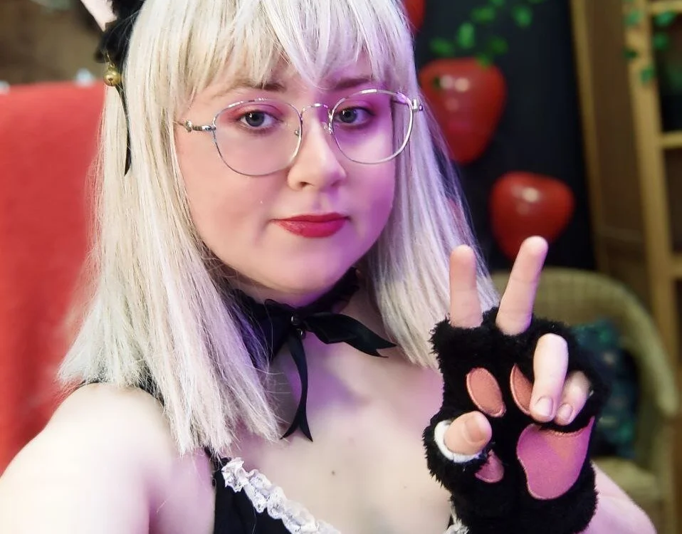 Ellis_Nova's Offline XXX Chat