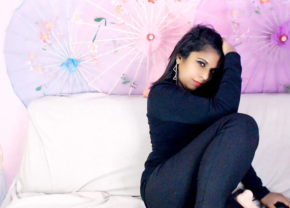 IndianBibi's Offline Chat Room