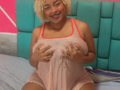 Shantal_Dominic profile