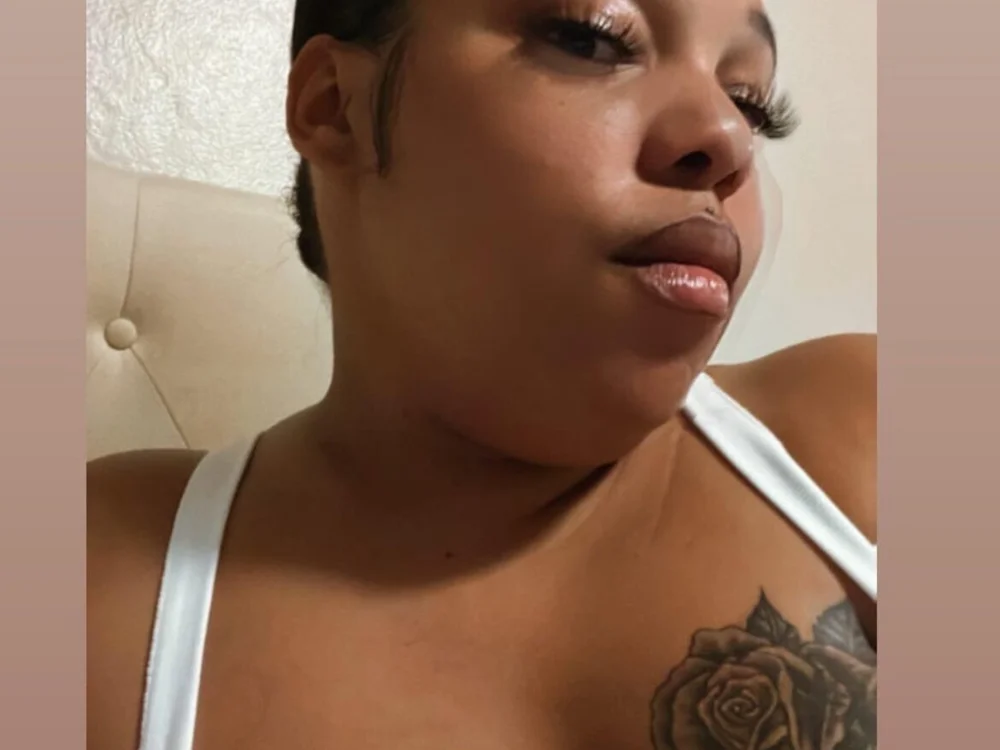 Yonniiii's Offline XXX Chat