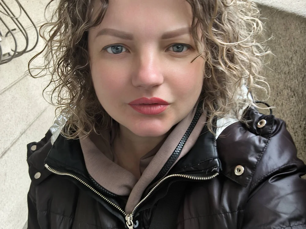 Elisa_Gusta অফলাইন চ্যাট রুম