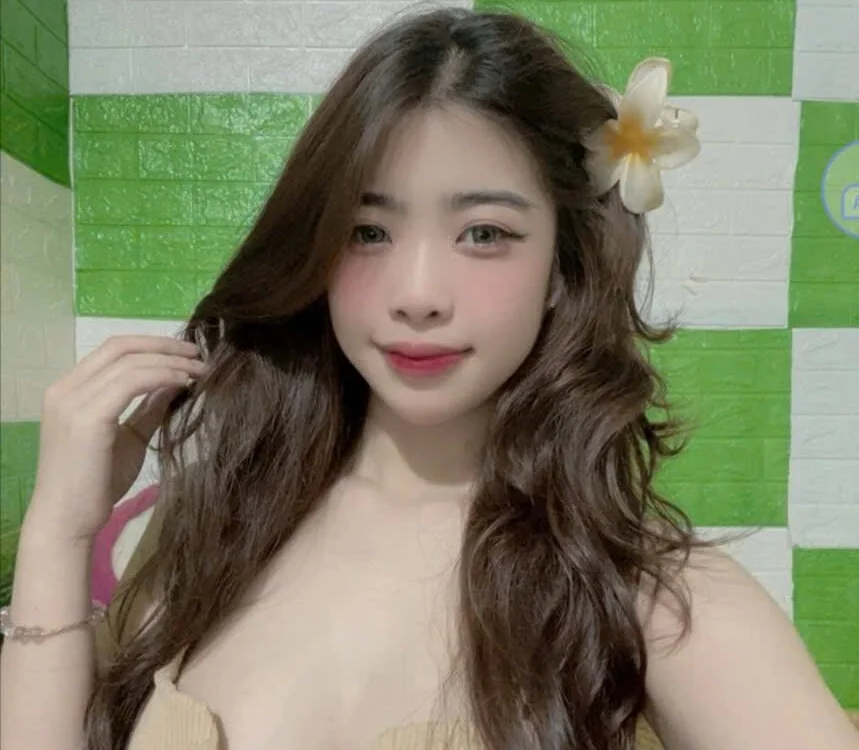 MinhChauXXX19 Chat XXX offline