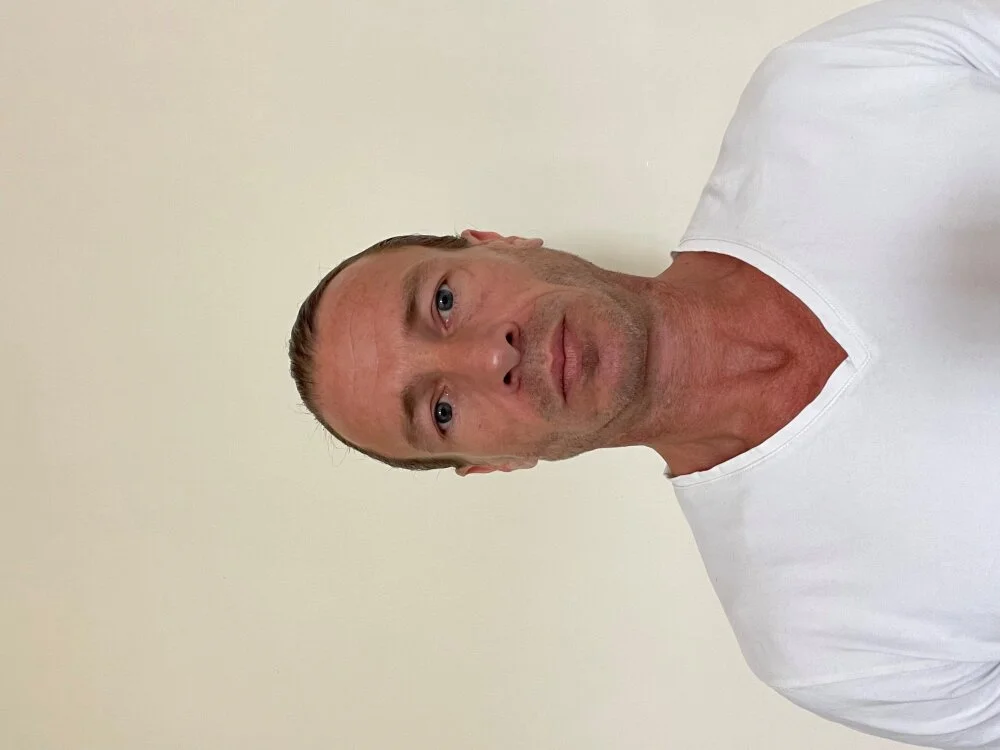 Pleasures33ka's Offline XXX Chat