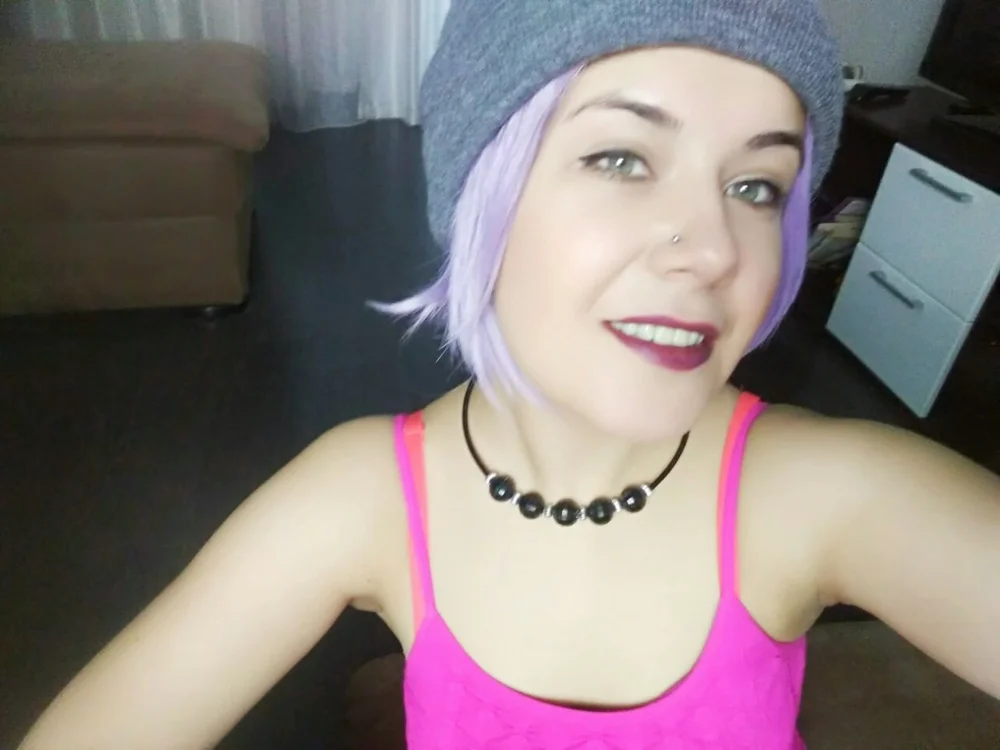 SimonaWhite's Offline Chat Room
