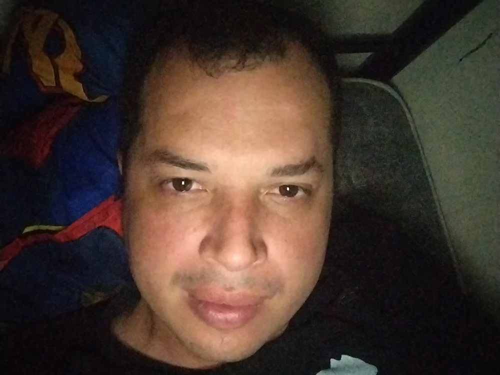 Papi198769's Offline Chat Room