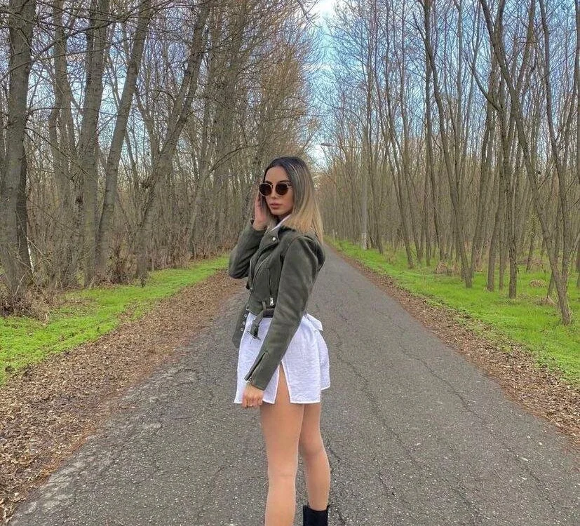 Bea_Rose's Offline XXX Chat