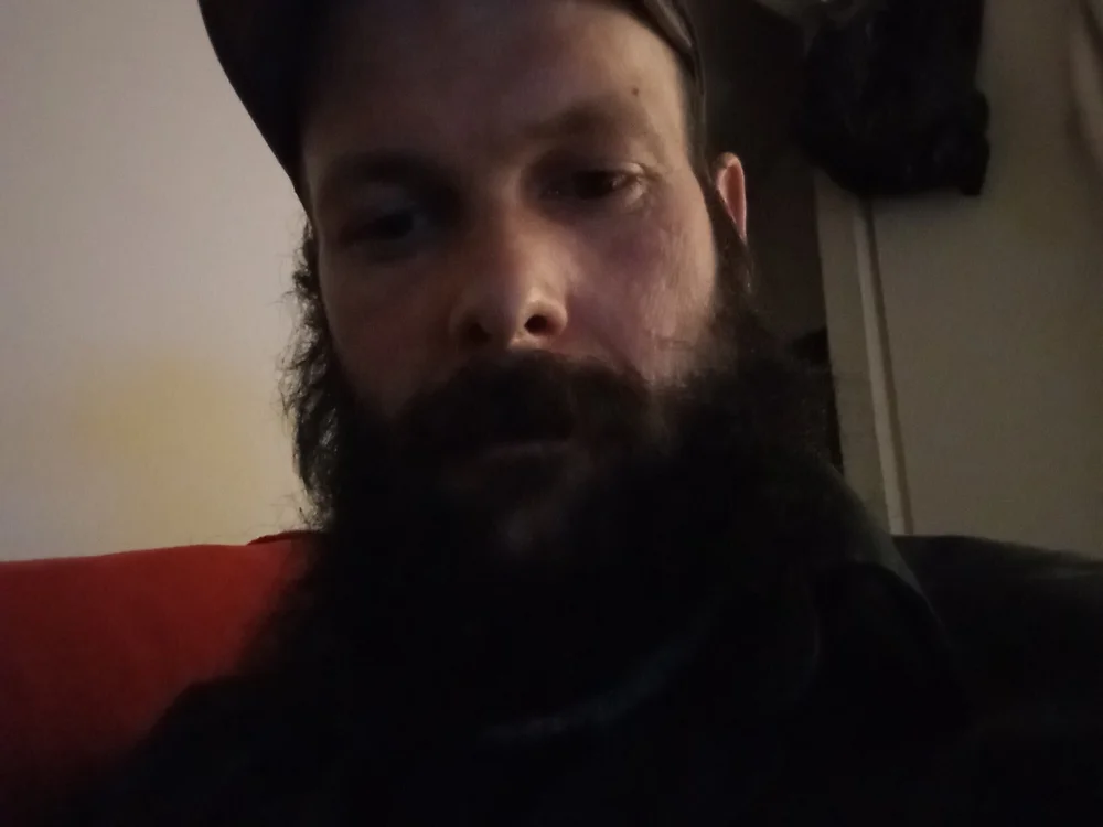bisex42's Offline Chat Room