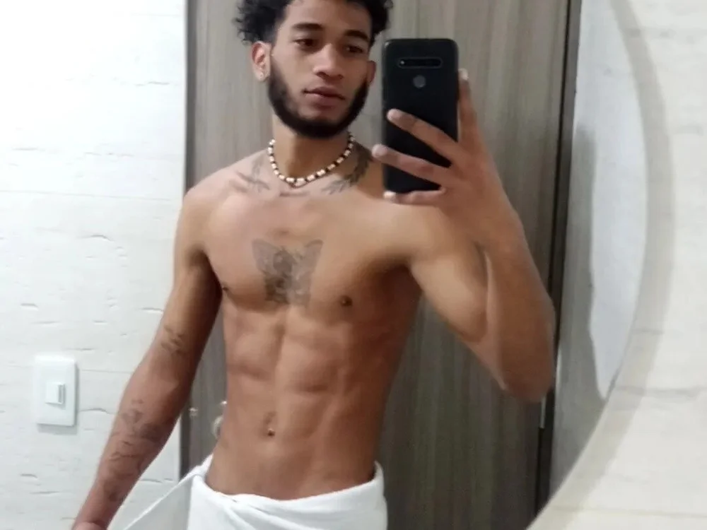 dylan_james' Offline XXX Chat