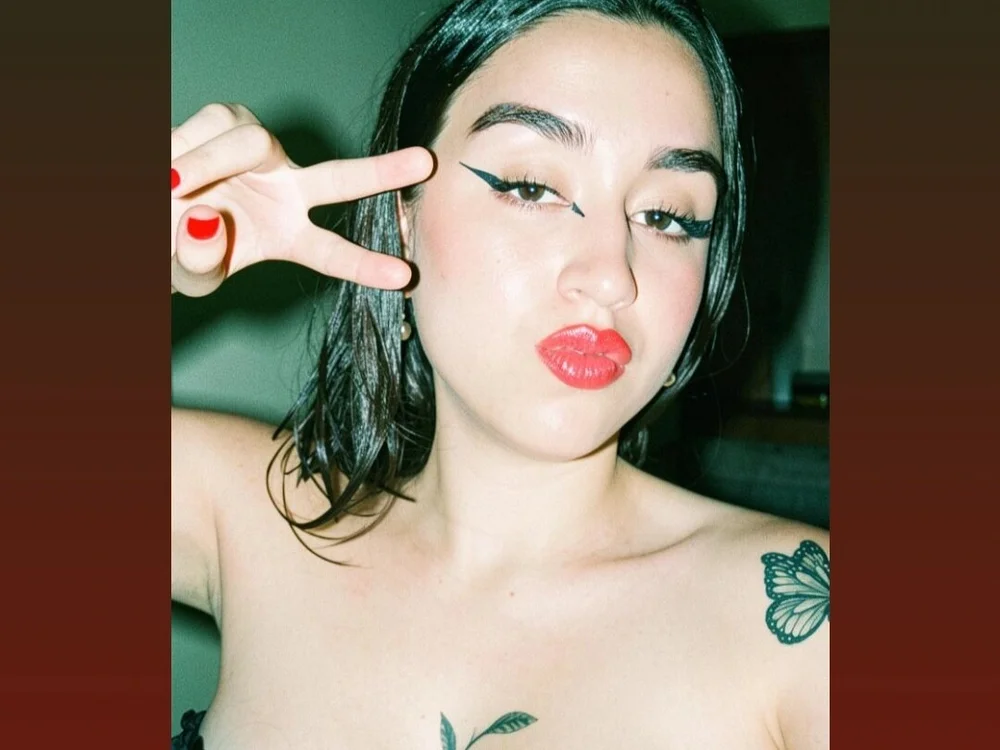 BelindaHedone1 অফলাইন XXX চ্যাট