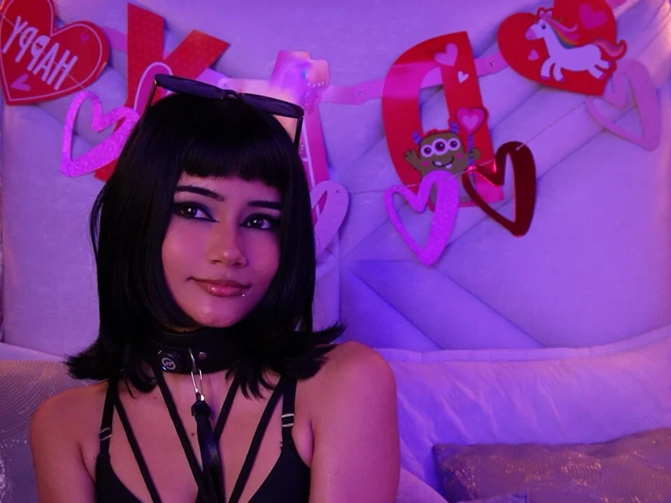 Suky_Doll's Live Chat Room