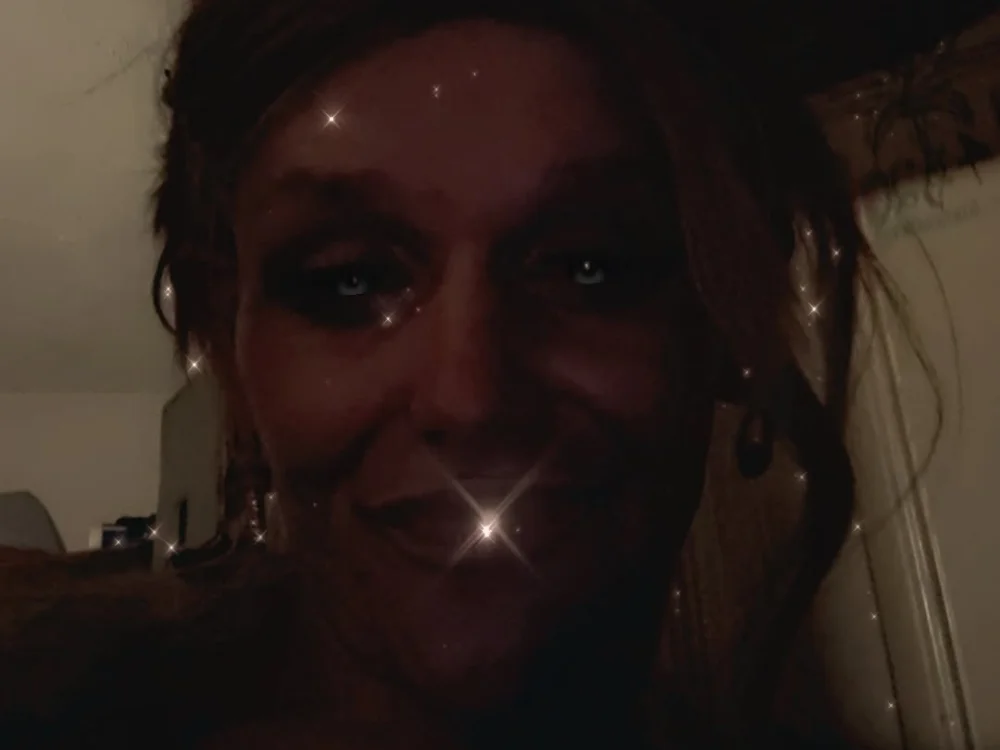 แชท XXX ออฟไลน์ของ abelinathaslut