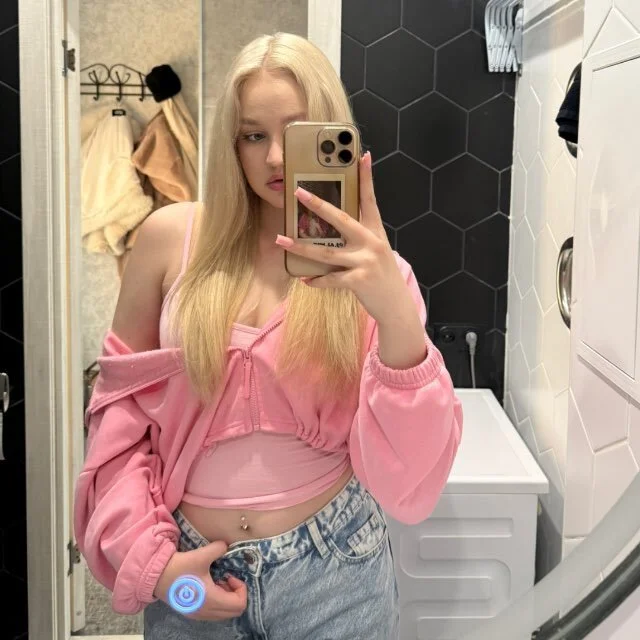 Laura_Walterss' Offline XXX Chat