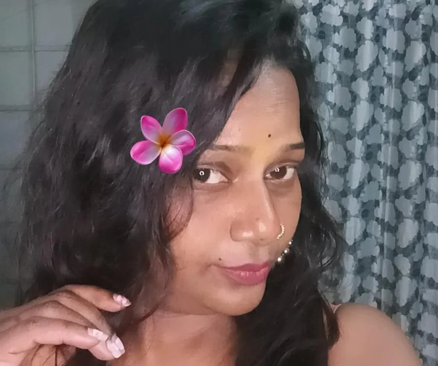 hornyziya123 Adlı Modelin Çevrimdışı XXX Sohbeti