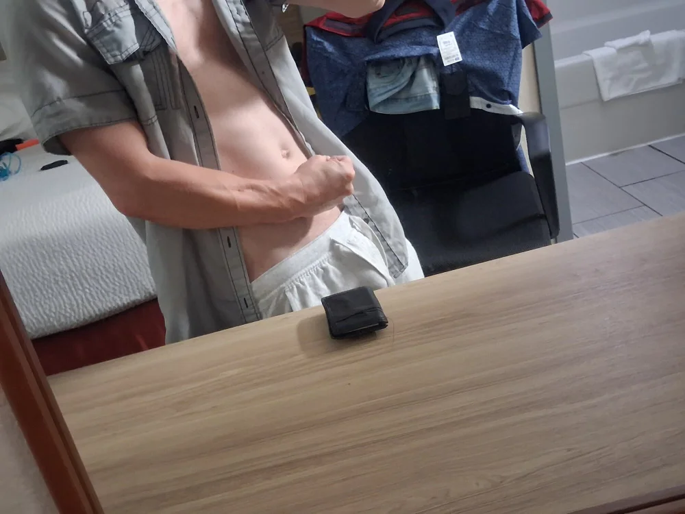 ColtonHungBigzn Offline XXX chat