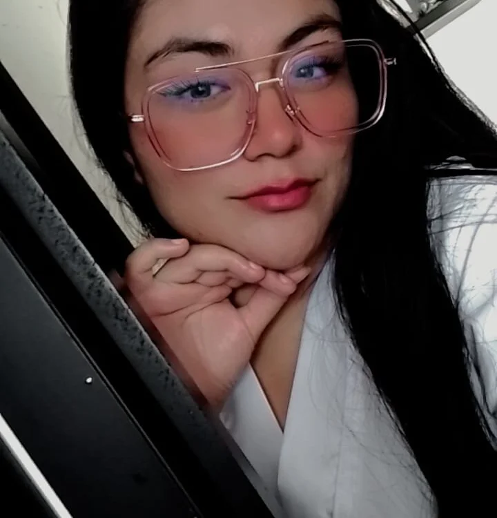 Cora_dalila's Offline Chat Room