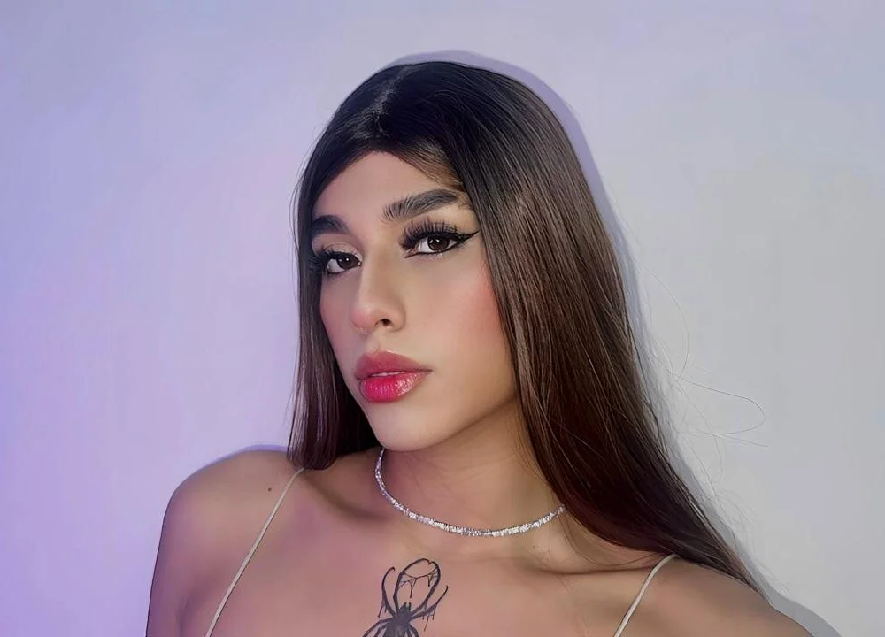 Ari_Miaxx's Offline XXX Chat