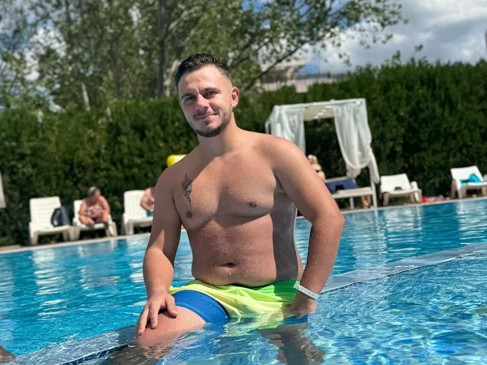 RomanianBoy1 Chat XXX offline