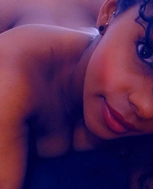 แชท XXX ออฟไลน์ของ melani-miller