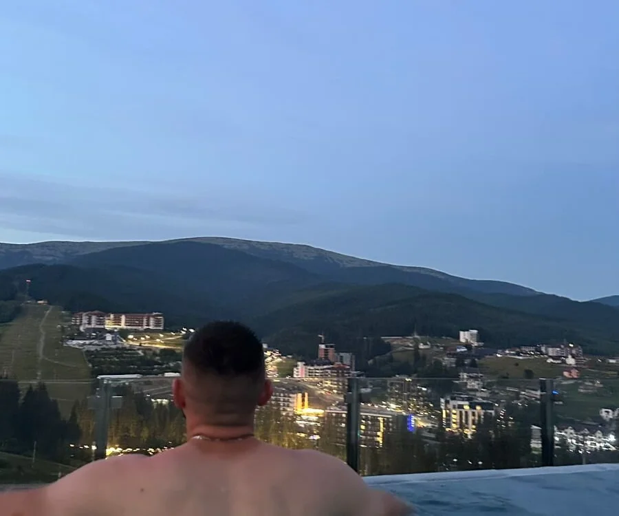 Dmytro996's Offline Chat Room