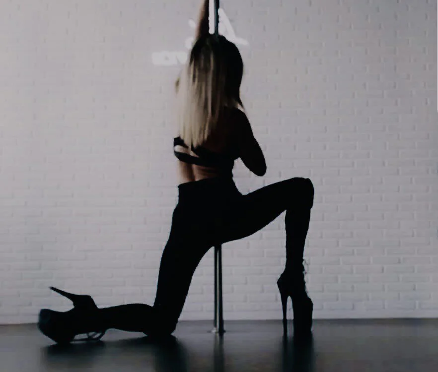 Phoebe_gold offline chatrum