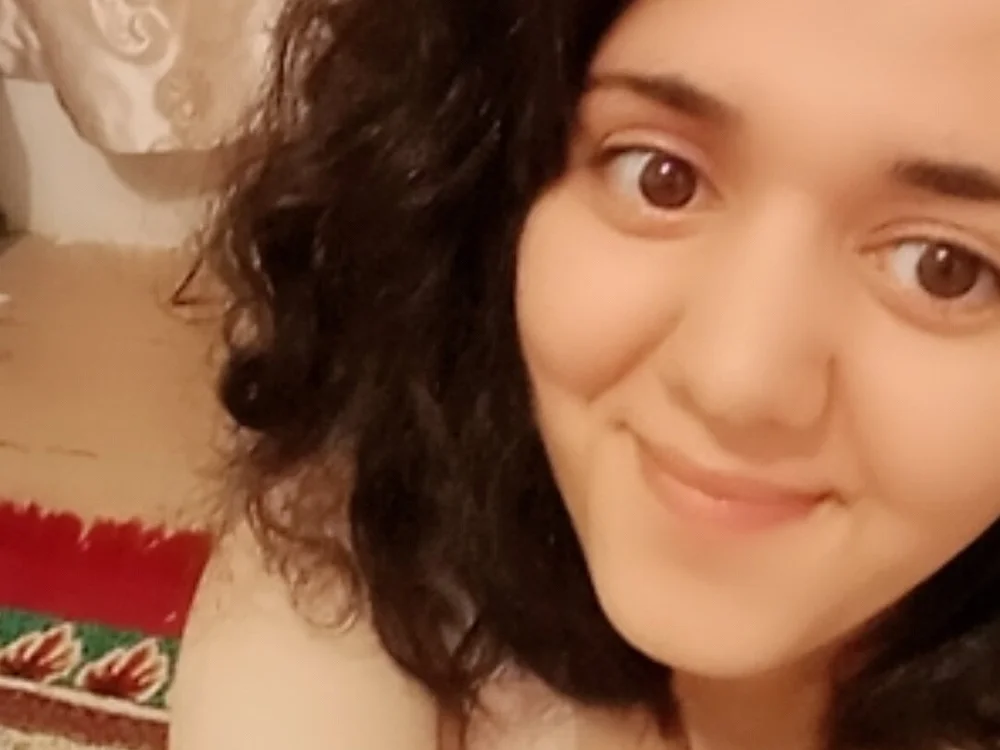 RoMaNtic_GiRLLl's Offline XXX Chat