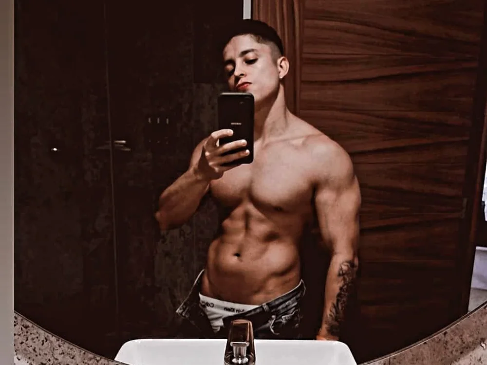 jalejoc1's Offline XXX Chat