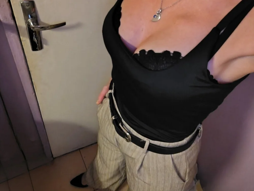 Juliannachaude's Offline XXX Chat