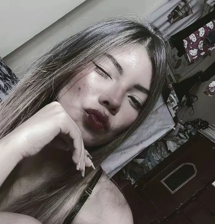 NOVAGIRL_EF's Offline XXX Chat