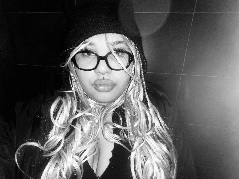 DollyLeyla offline chatrum