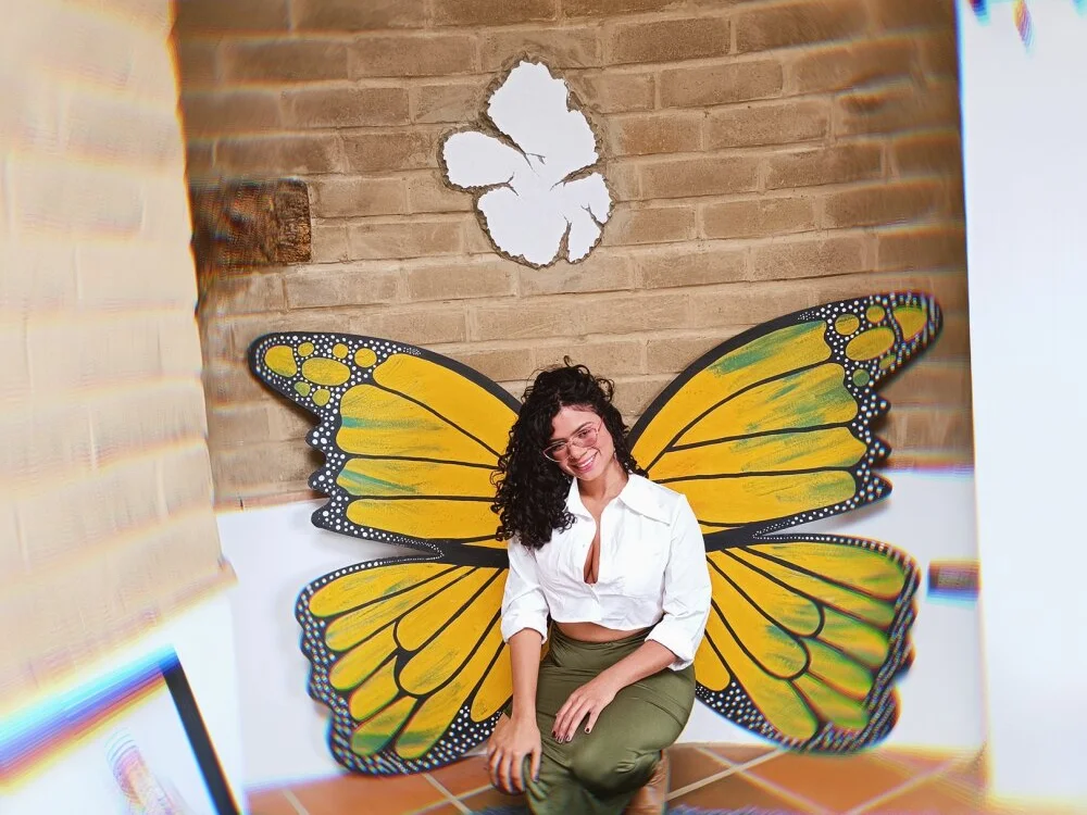 Simone_Miller 離線 XXX 聊天