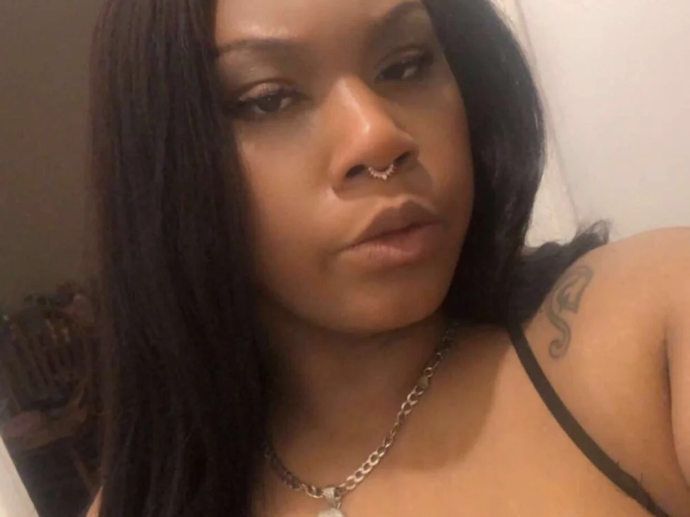 AmazonianNicki's Offline Chat Room