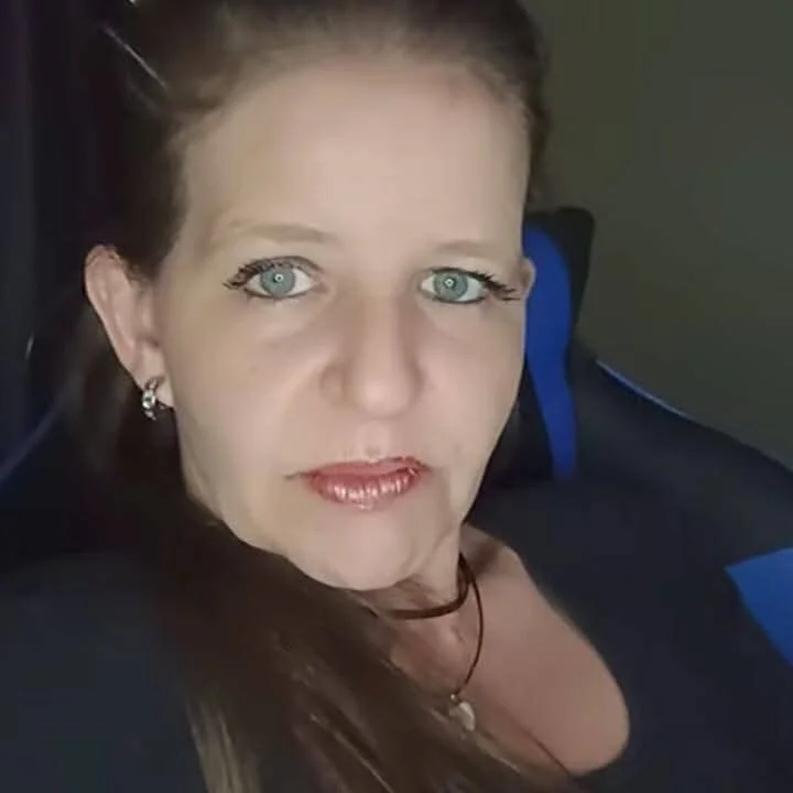 MEL_FOX's Offline Chat Room