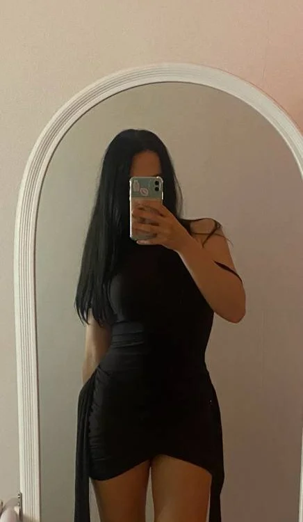 aria_the_goddess cam model