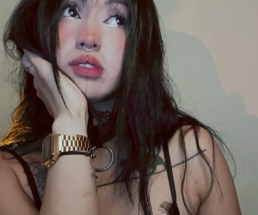 Sexy_adara_1b Chat XXX offline