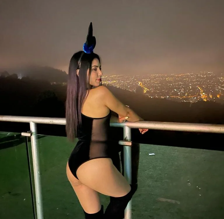 katty_j's Offline Chat Room