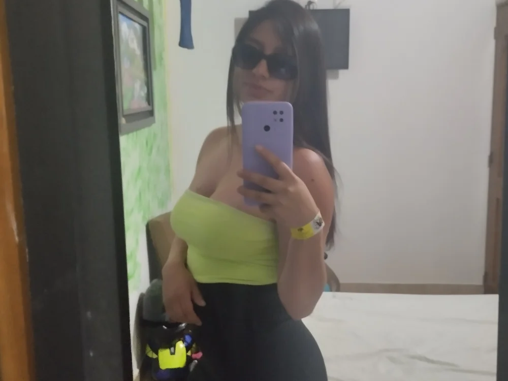 kendal-rose's Offline XXX Chat