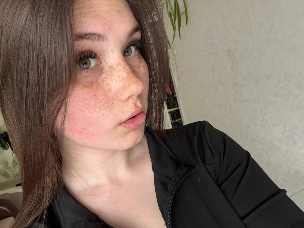 BettyMarlowe offline XXX-chat