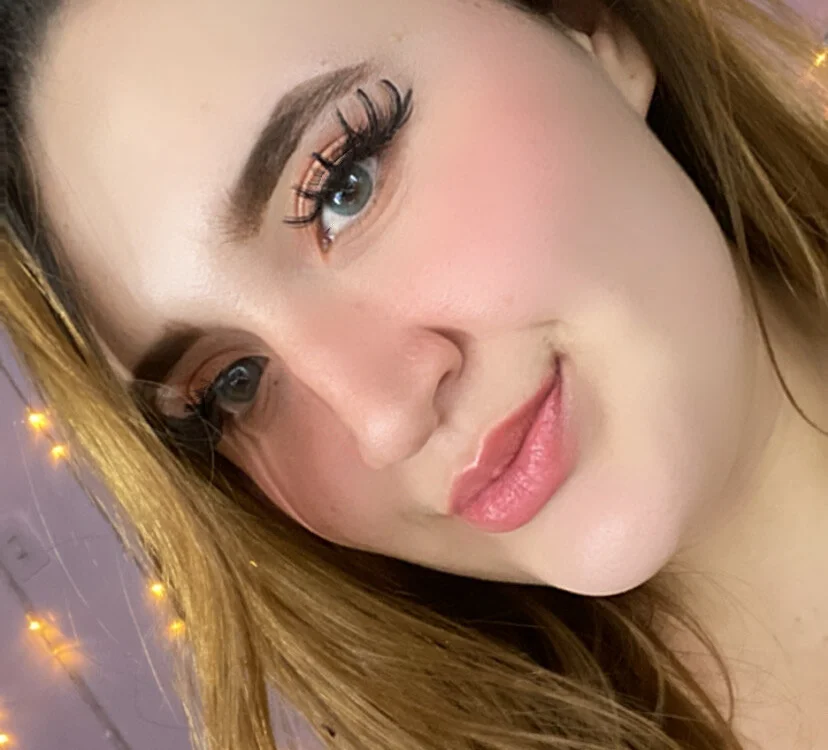 MaddyClark_'s Offline Chat Room