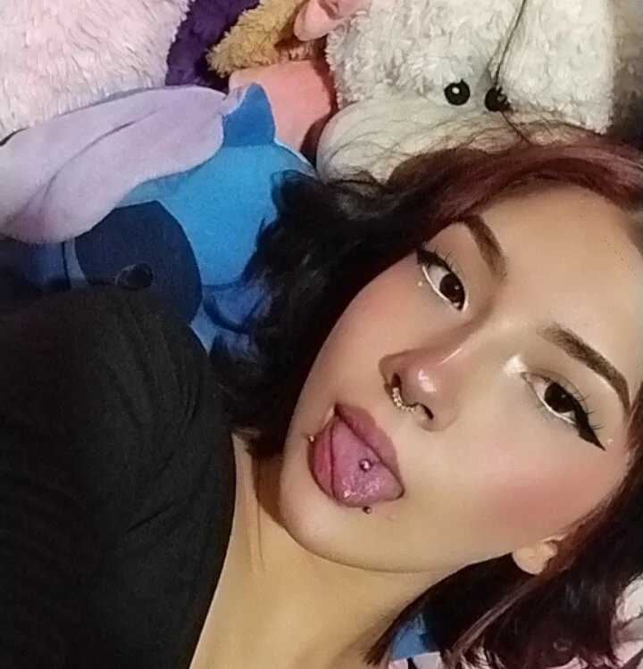 Annyah_ offline chatrum