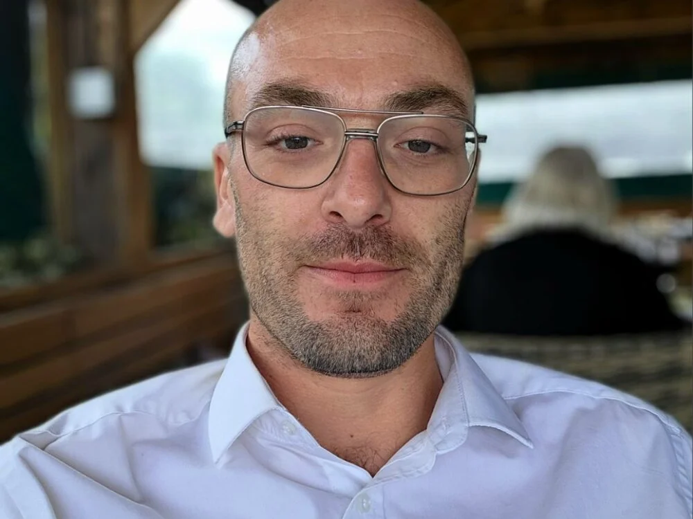 ExtremeDaddy89 Offline XXX Chat