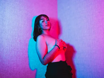 ViolettBluum420 Female Bigasslatin Live Webcam Nude