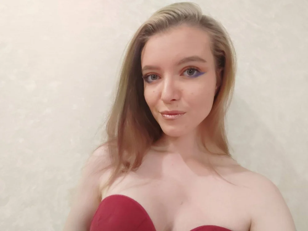 DanikaWinner's Offline XXX Chat