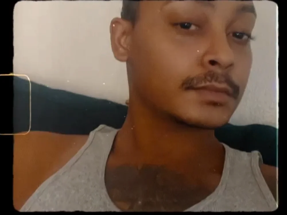 Wide-eyedLight6's Offline XXX Chat