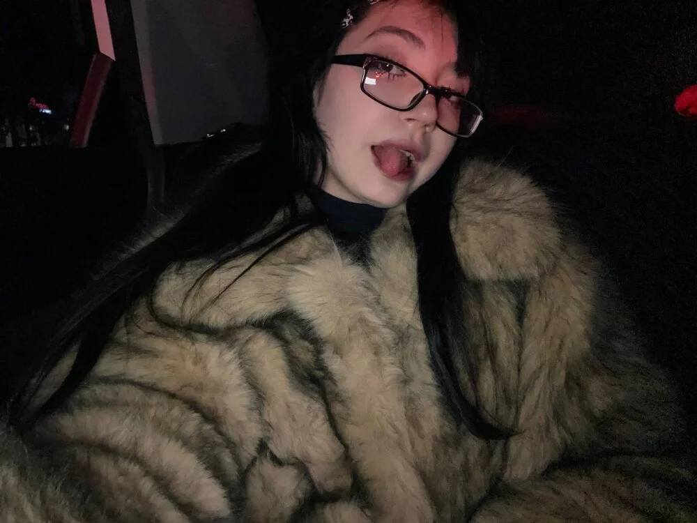 Mila_Whelson Offline XXX Chat