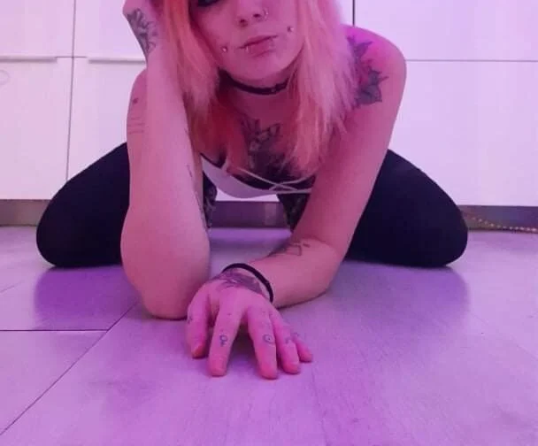 colorfull_bi's Offline Chat Room
