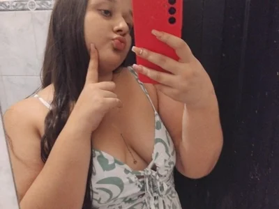 cute_curvy_1