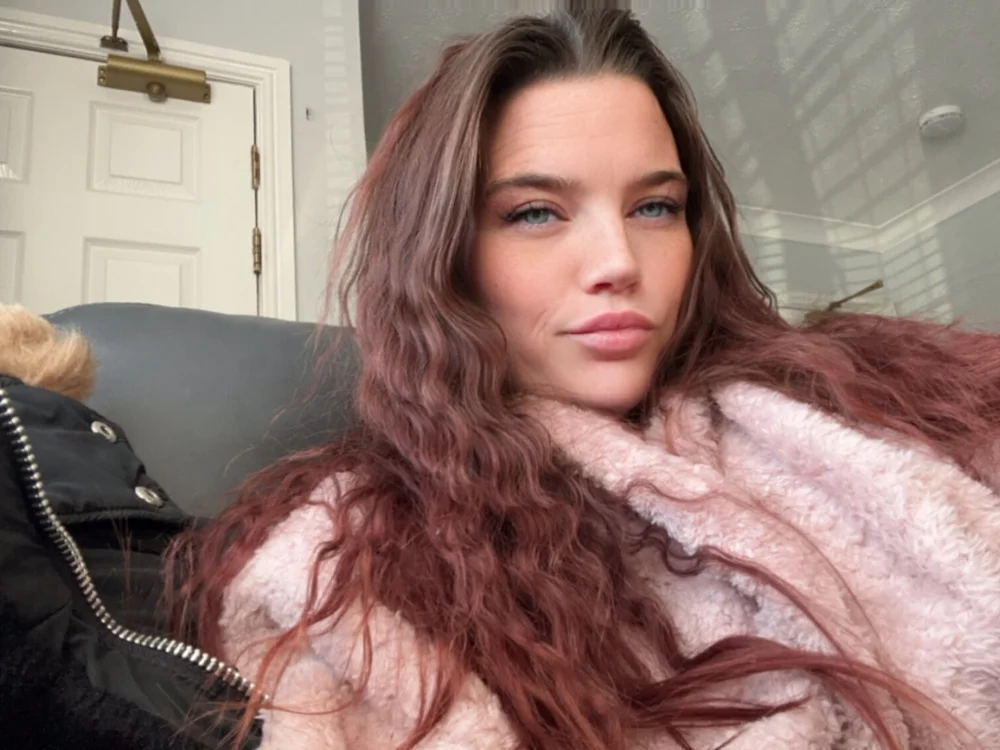 Manny_Gyal's Offline Chat Room
