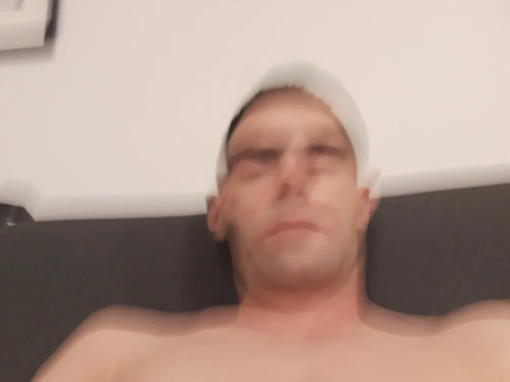 Szon31's Offline Chat Room